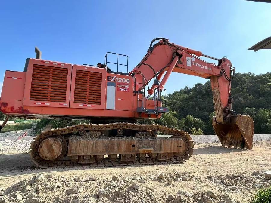 জাপান ব্যবহৃত হিটাচি Excavator 120 টন বিক্রয়ের জন্য দ্বিতীয় হাত EX1200 Jindongyu যন্ত্রপাতি
