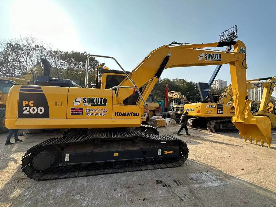 জাপান বিক্রয়ের জন্য ব্যবহৃত Komatsu Excavator দ্বিতীয় হাত PC200-8 Jindongyu যন্ত্রপাতি