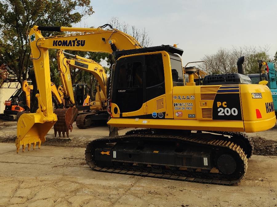 জাপান বিক্রয়ের জন্য ব্যবহৃত Komatsu Excavator দ্বিতীয় হাত PC200-8 Jindongyu যন্ত্রপাতি