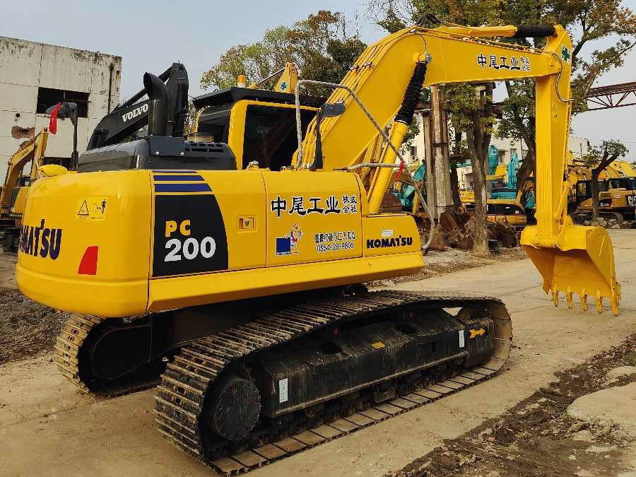 জাপান বিক্রয়ের জন্য ব্যবহৃত Komatsu Excavator দ্বিতীয় হাত PC200-8 Jindongyu যন্ত্রপাতি
