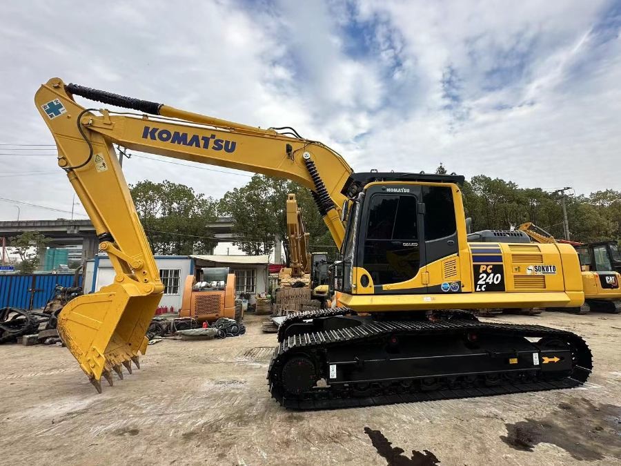 জাপান বিক্রয়ের জন্য ব্যবহৃত Komatsu Excavator দ্বিতীয় হাত PC240-8 Jindongyu যন্ত্রপাতি