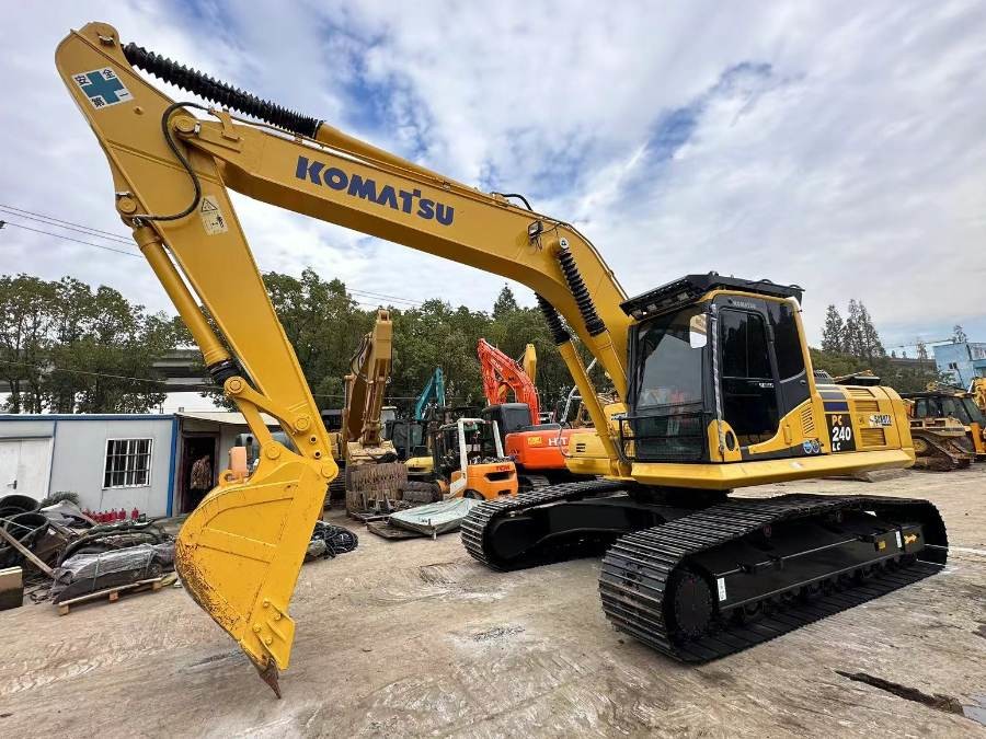 জাপান বিক্রয়ের জন্য ব্যবহৃত Komatsu Excavator দ্বিতীয় হাত PC240-8 Jindongyu যন্ত্রপাতি