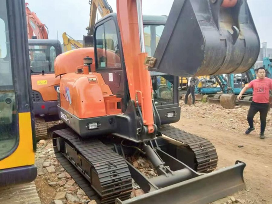 কোরিয়া ব্যবহৃত Doosan Excavator বিক্রয়ের জন্য দ্বিতীয় হাত DH60-7 Jindongyu যন্ত্রপাতি