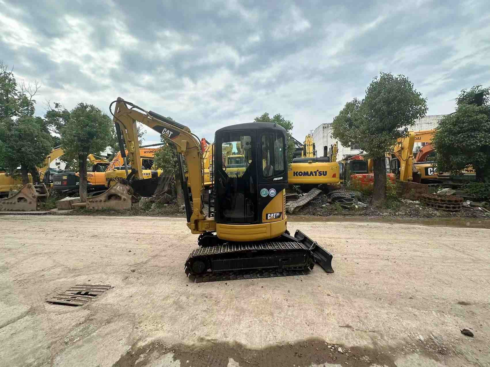 জাপান ব্যবহৃত CAT Excavator বিক্রয়ের জন্য সেকেন্ড হ্যান্ড 303C Jindongyu যন্ত্রপাতি