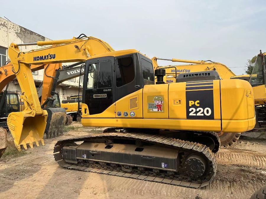 জাপান বিক্রয়ের জন্য ব্যবহৃত Komatsu Excavator দ্বিতীয় হাত PC220-7 Jindongyu যন্ত্রপাতি