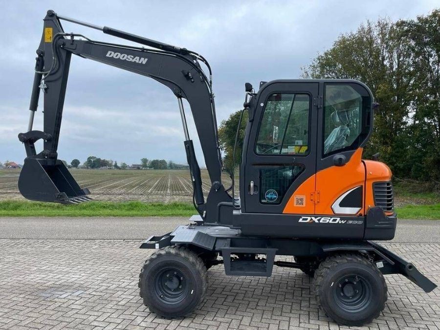 কোরিয়া ব্যবহৃত Doosan Excavator বিক্রয়ের জন্য সেকেন্ড হ্যান্ড DX60W Jindongyu যন্ত্রপাতি